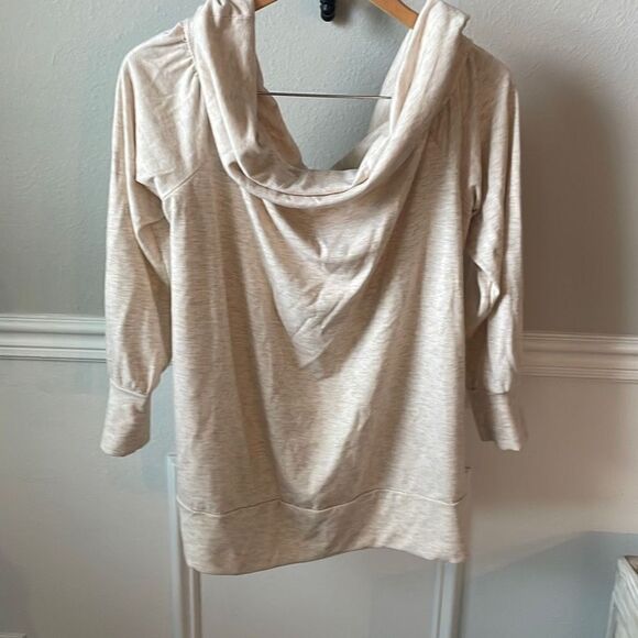 Lauren Conrad women’s off shoulder sweatshirt - Picture 1 of 3